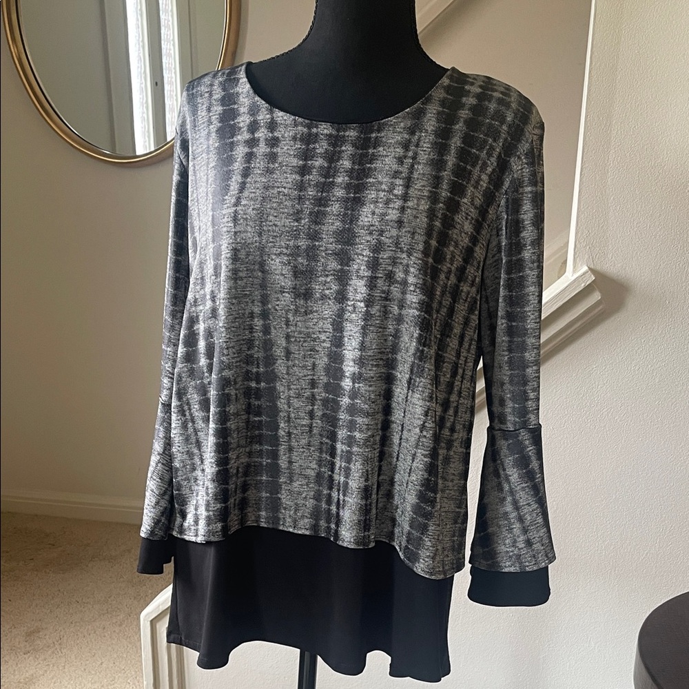 Andria Lieu Black and Gray Layered Long-Sleeve Women's Top Size Large